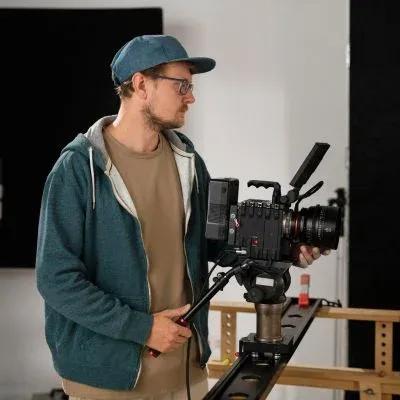 Amity Online documentary filmmaker after majmc